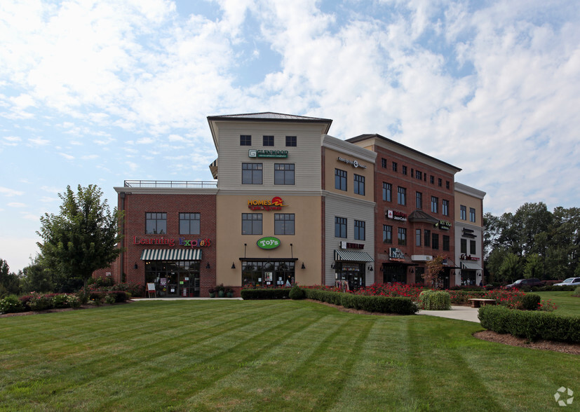 9525 Birkdale Crossing Dr, Huntersville, NC à louer - Photo de l’immeuble – Image 2 sur 5