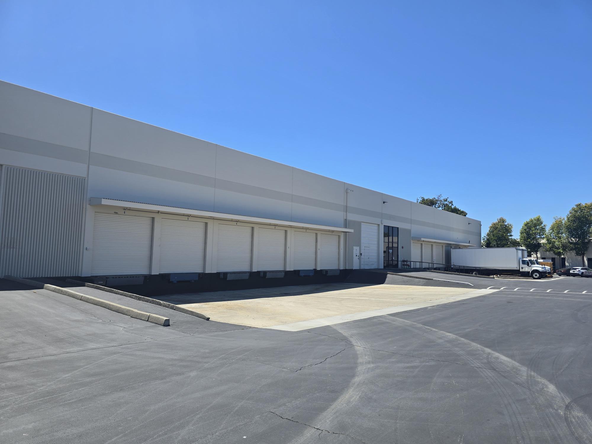 21053-21075 Alexander Ct, Hayward, CA à louer Photo de l’immeuble– Image 1 sur 2