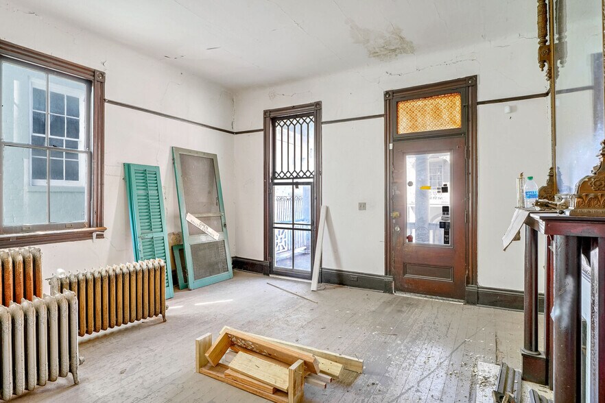 818 Royal St, New Orleans, LA à louer - Photo de l’immeuble – Image 2 sur 12