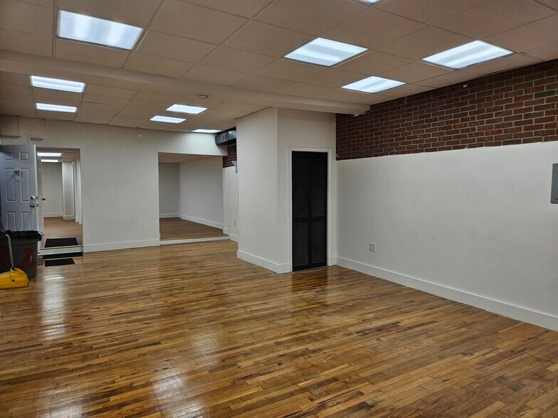 24 Irvine Turner Blvd, Newark, NJ à vendre - Photo intérieure – Image 3 sur 10