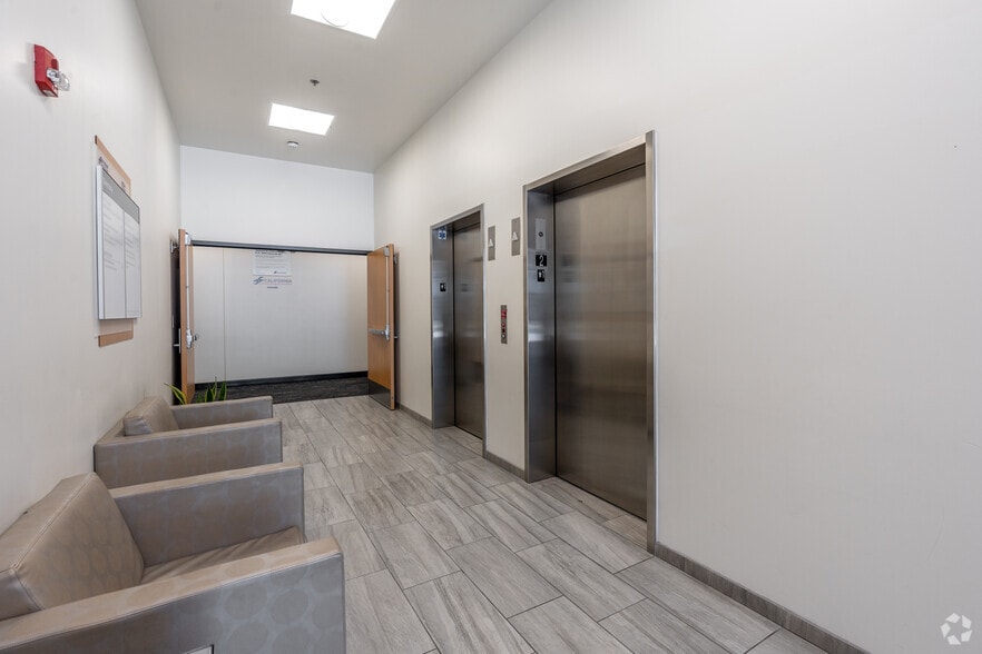 4510 Brockton Ave, Riverside, CA à louer - Photo intérieure – Image 3 sur 18