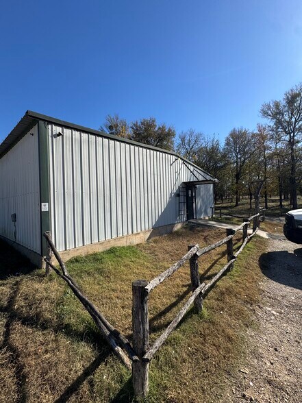 74 Barn Swallow Rd, Idabel, OK à vendre - Photo de l’immeuble – Image 2 sur 18