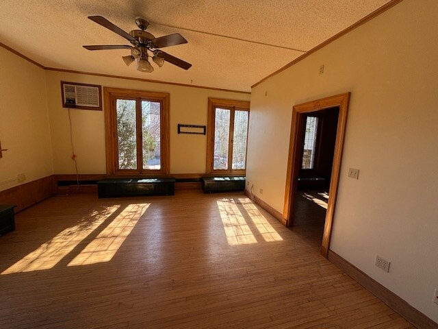 203 N 8th Ave E, Duluth, MN à louer - Photo intérieure – Image 3 sur 23