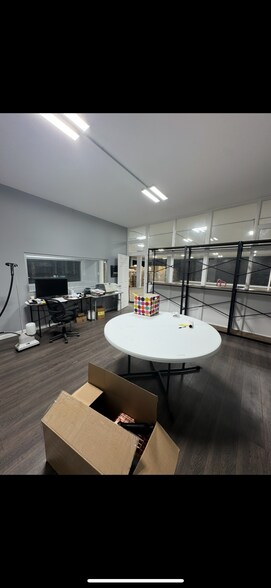 2860 E Pico Blvd, Los Angeles, CA à louer - Photo de l’immeuble – Image 3 sur 13