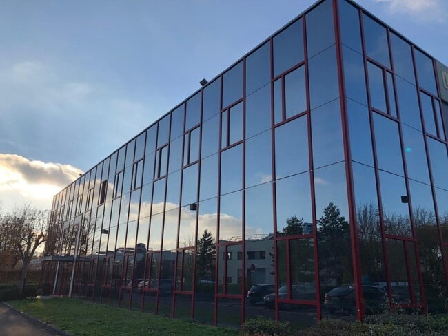 Plus de détails pour 66 Rue Des Vanesses, Villepinte - Bureau à vendre