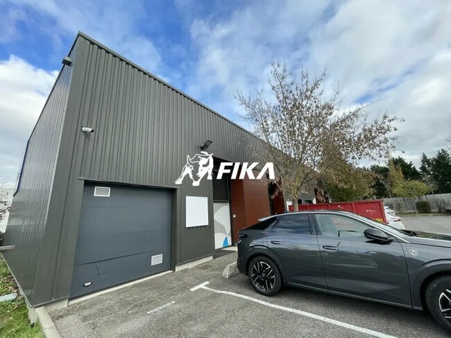 Plus de détails pour Local d'activités à louer