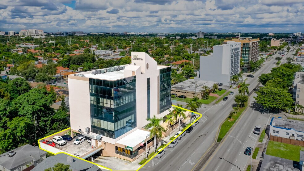 1800 SW 27th Ave, Miami, FL à vendre - Photo de l’immeuble – Image 1 sur 15
