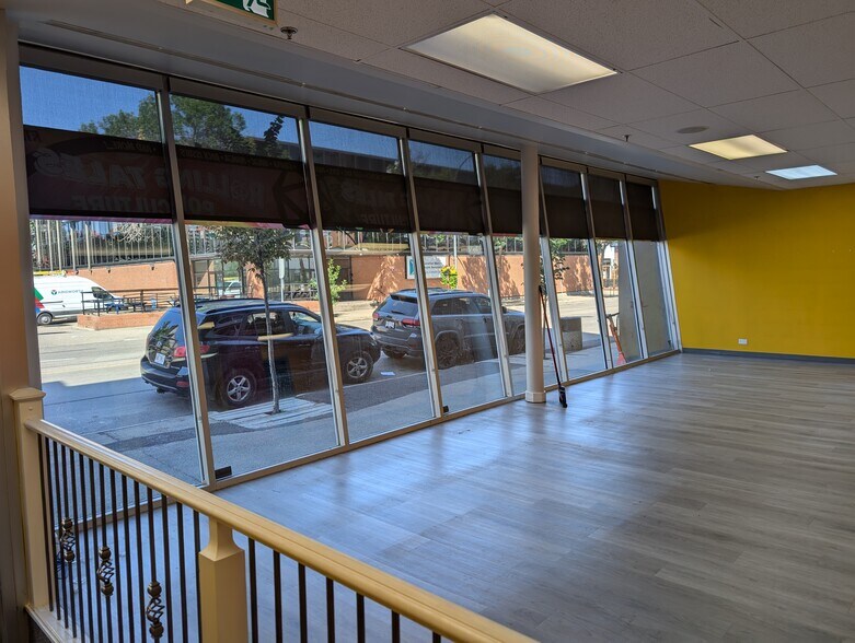 10538 102nd Ave NW, Edmonton, AB à louer - Photo de l’immeuble – Image 3 sur 11