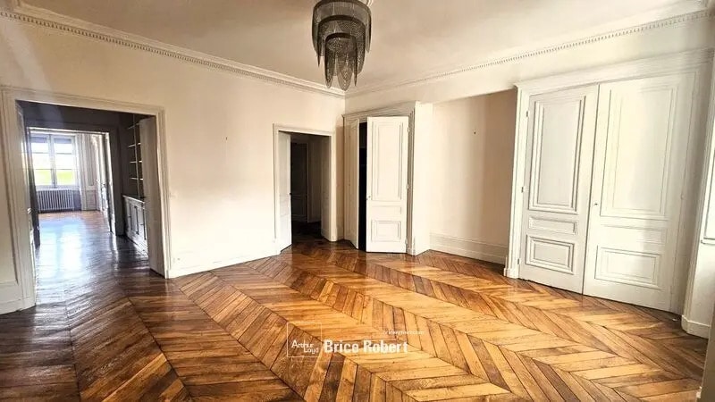 Bureau dans Lyon à louer - Photo de l’immeuble – Image 3 sur 8