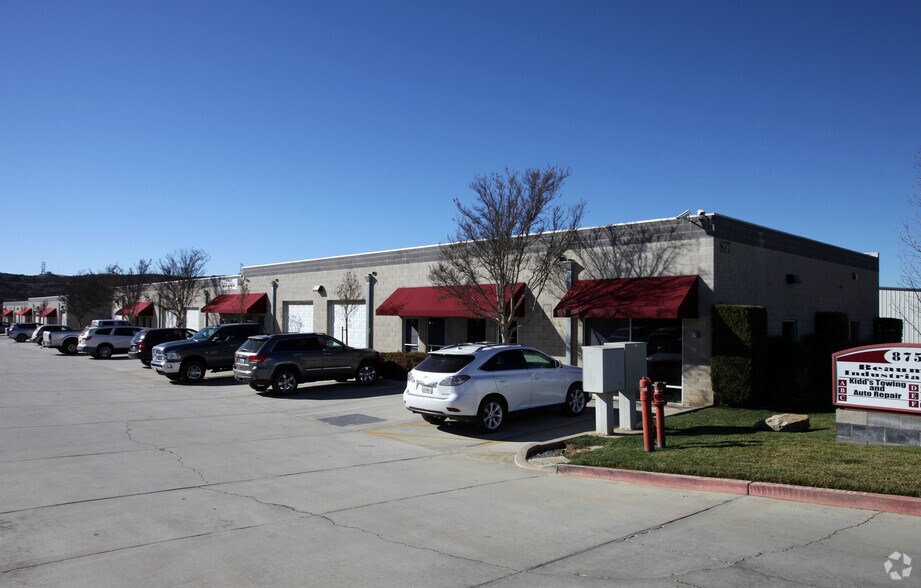 877 W 4th St, Beaumont, CA à louer - Photo de l’immeuble – Image 2 sur 2