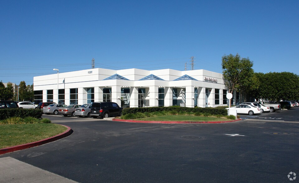 16251 Laguna Canyon Rd, Irvine, CA à louer - Photo de l’immeuble – Image 3 sur 7