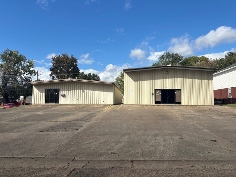 403 Vine St, Van Buren, AR à louer - Photo de l’immeuble – Image 1 sur 10