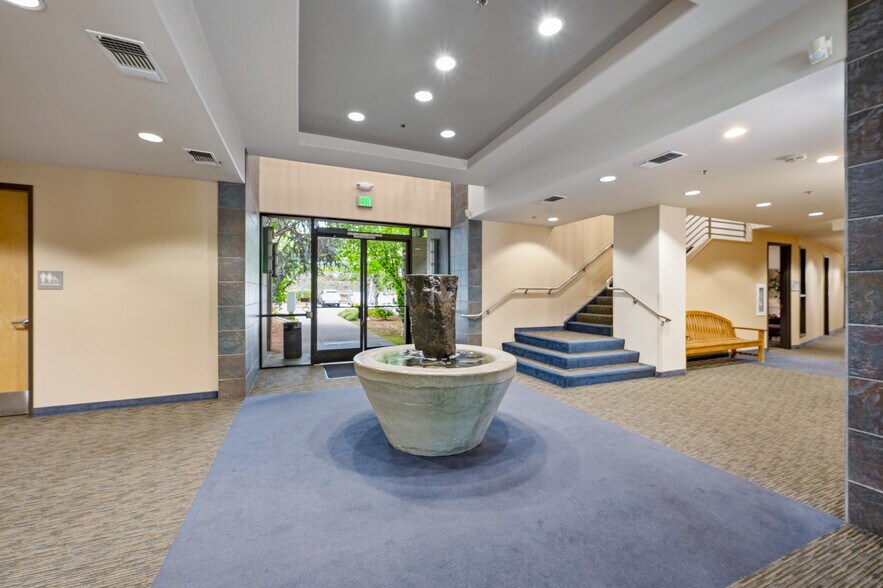 300 Sierra College Dr, Grass Valley, CA à vendre - Photo de l’immeuble – Image 3 sur 6