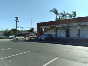1700 E Thompson Blvd, Ventura, CA à louer Photo de l’immeuble– Image 2 sur 5