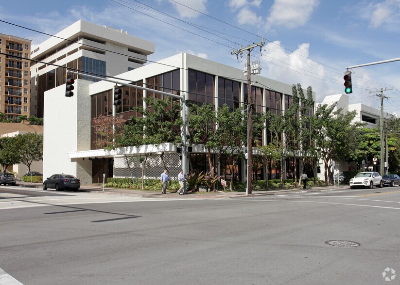 301 Almeria Ave, Coral Gables, FL à louer - Photo principale – Image 1 sur 7