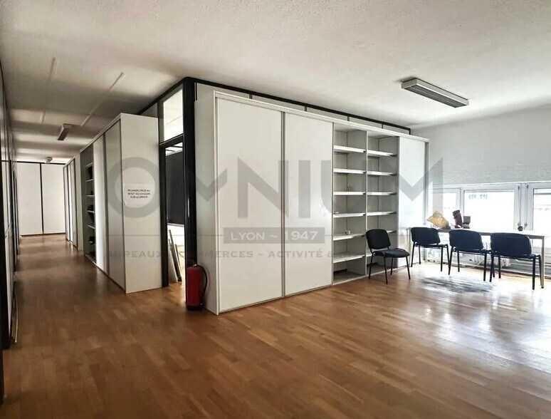 Bureau dans Lyon à louer - Photo de l’immeuble – Image 2 sur 8