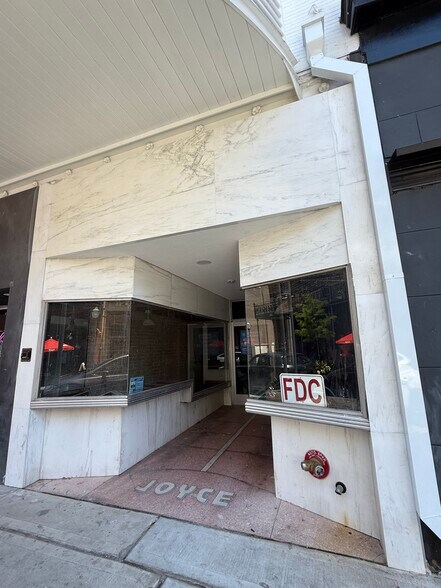 221 Dauphin St, Mobile, AL à louer - Photo de l’immeuble – Image 3 sur 5