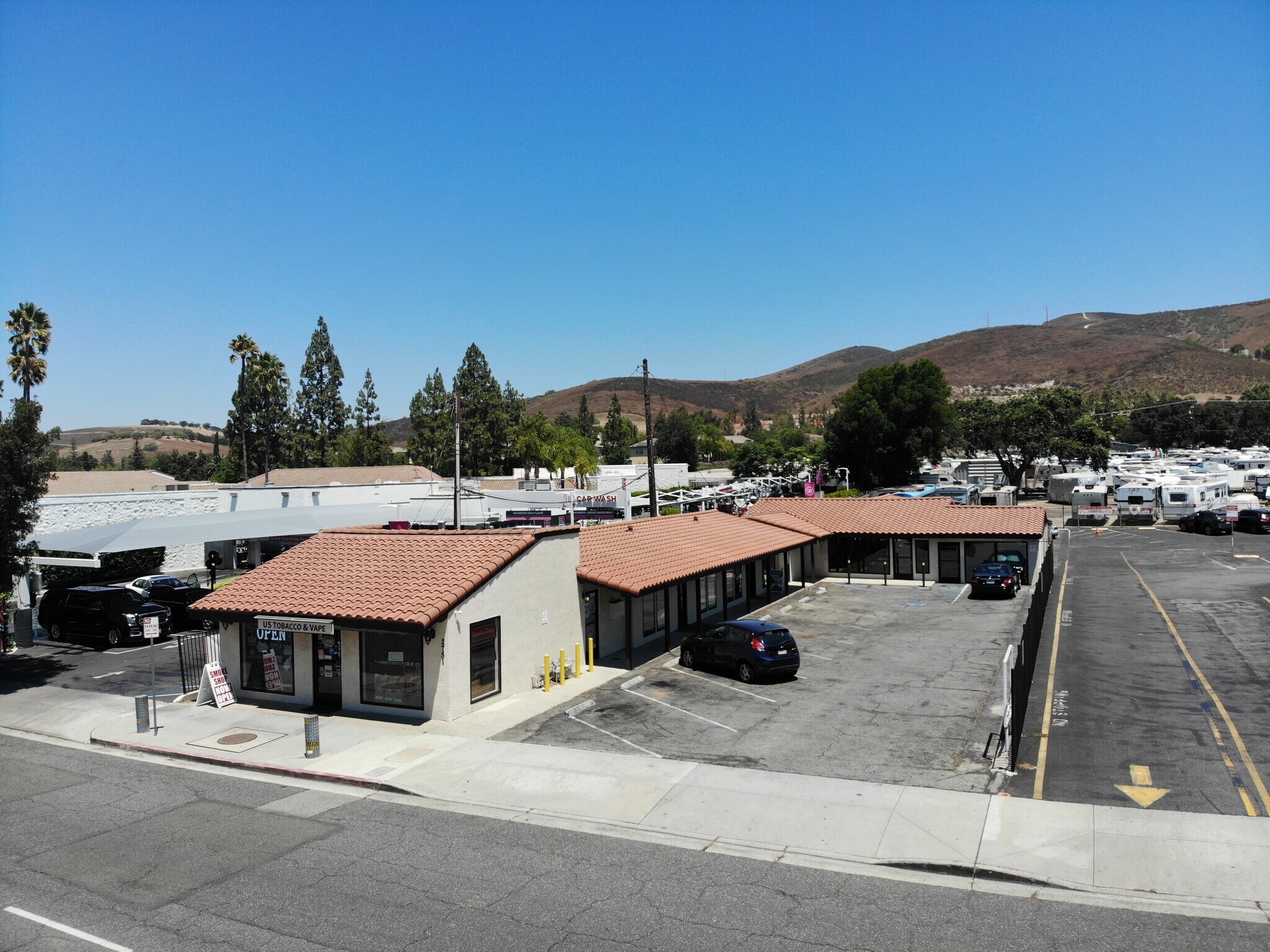 2751 E Thousand Oaks Blvd, Thousand Oaks, CA à louer Photo de l’immeuble– Image 1 sur 5