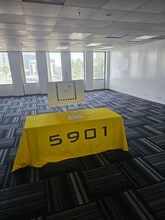 5901 W Century Blvd, Los Angeles, CA à louer Photo intérieure– Image 1 sur 2