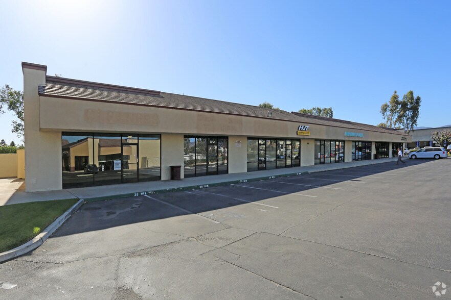 623 N Main St, Corona, CA à louer - Photo principale – Image 1 sur 20