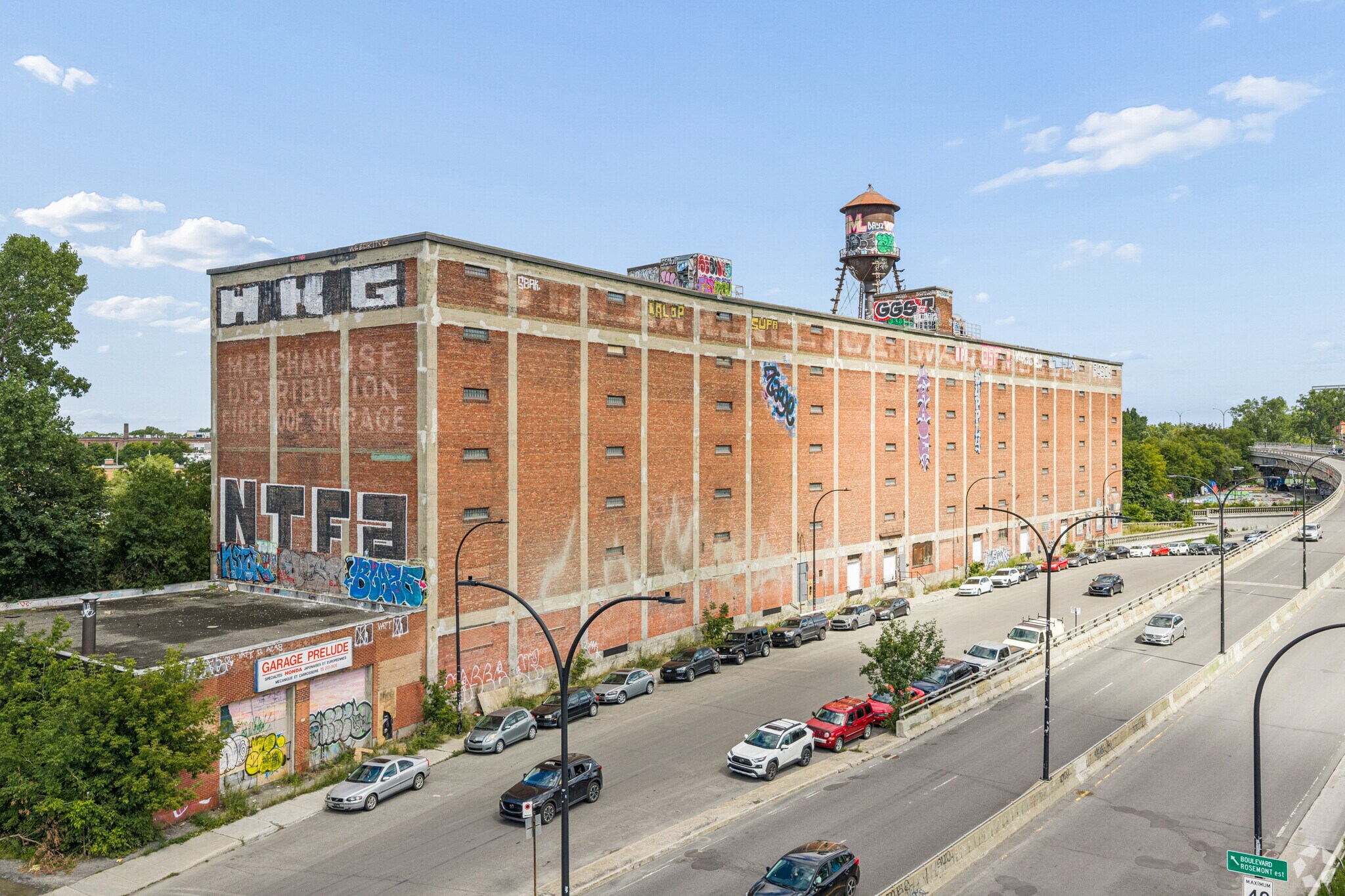 1 Av Van Horne, Montréal, QC à louer Photo de l’immeuble– Image 1 sur 4