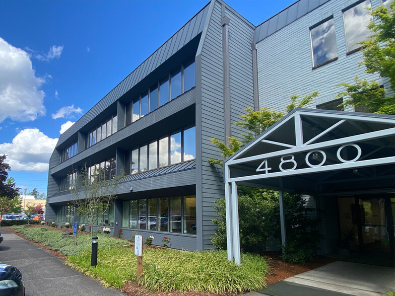 4800 SW Griffith Dr, Beaverton, OR à louer - Photo de l’immeuble – Image 1 sur 5