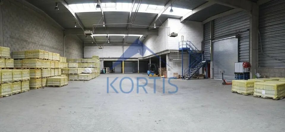 Local d’activités dans Chassieu à louer - Photo intérieure – Image 2 sur 5