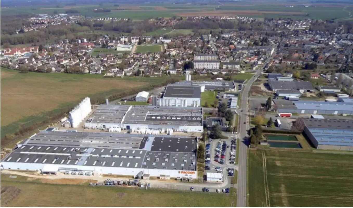 Industriel/Logistique dans Auneau-Bleury-Saint-Symphorien à vendre Photo de l’immeuble– Image 1 sur 16