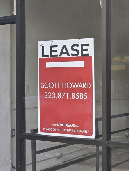 4667 Hollywood Blvd, Los Angeles, CA à louer - Photo de l’immeuble – Image 3 sur 8