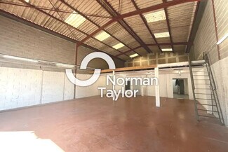 Plus de détails pour Local d'activités à louer