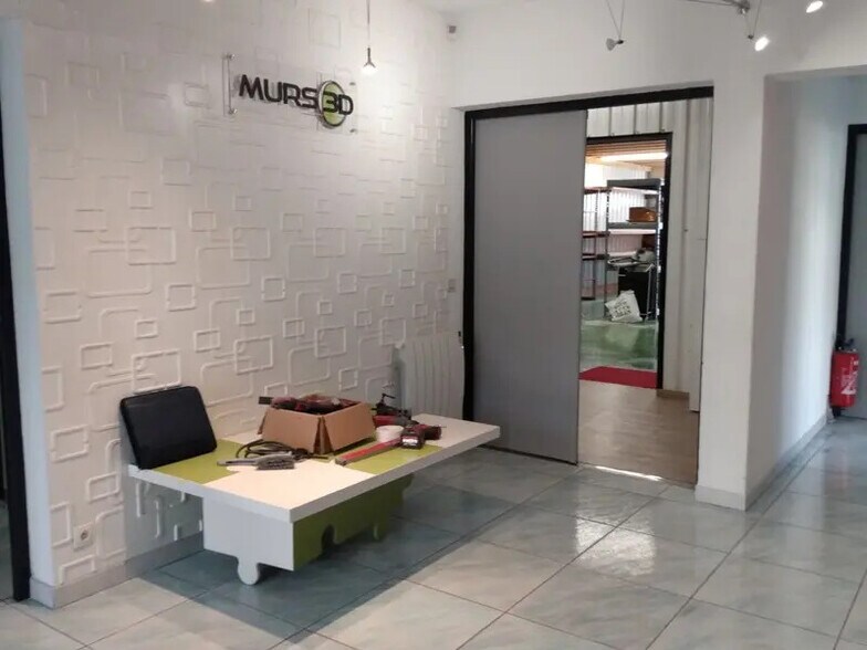 Bureau dans Challes-les-Eaux à louer - Photo de l’immeuble – Image 3 sur 9