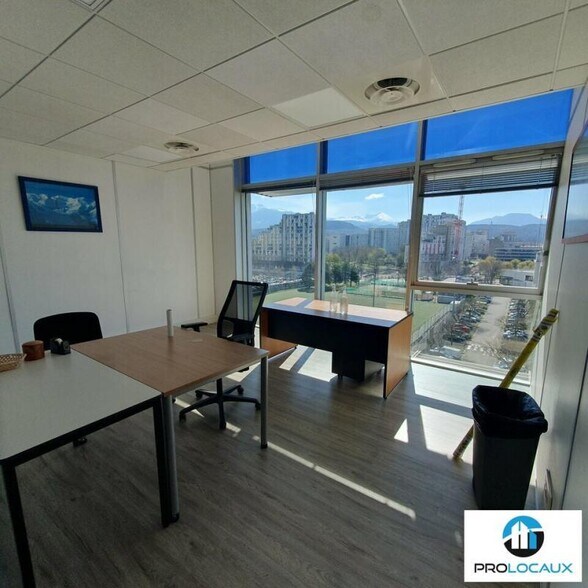 Bureau dans Grenoble à vendre - Photo intérieure – Image 2 sur 24