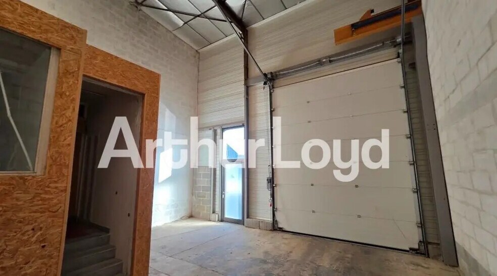 Local d’activités dans Caen à louer - Photo intérieure – Image 2 sur 4