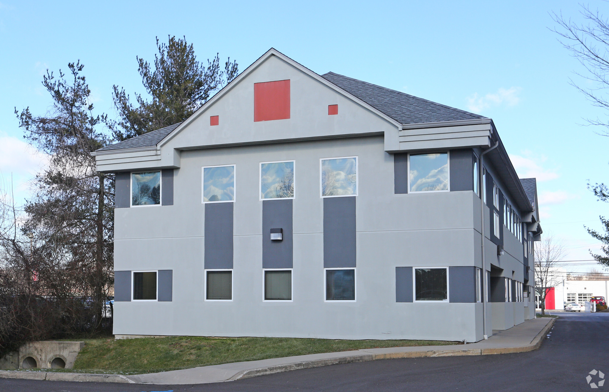 164 Lincoln Hwy, Fairless Hills, PA à louer Photo de l’immeuble– Image 1 sur 8