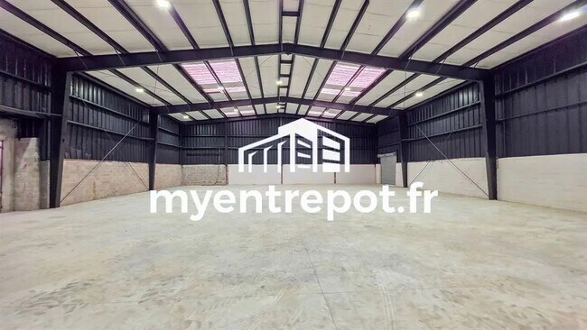 Plus de détails pour Avenue Des Paluds, Aubagne - Local d'activités à louer