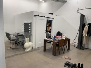 4701 Van Dam St, Long Island City, NY à louer - Vidéo sur l’annonce professionnelle 