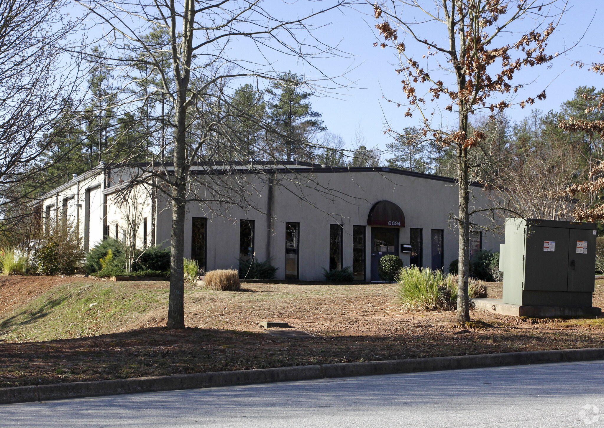 6694 Oak Ridge Commerce Way, Austell, GA à louer Photo de l’immeuble– Image 1 sur 4