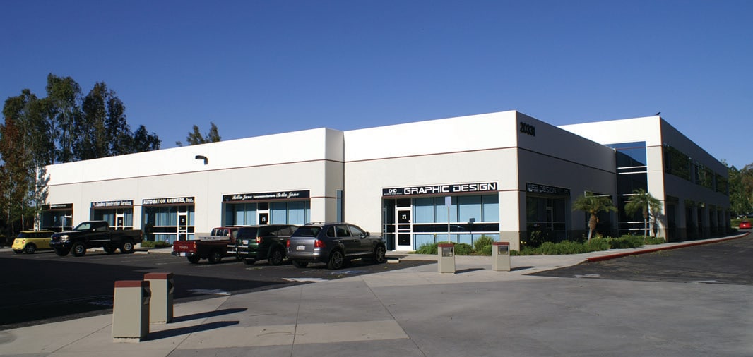 20381 Lake Forest Dr, Lake Forest, CA à louer Photo de l’immeuble– Image 1 sur 2