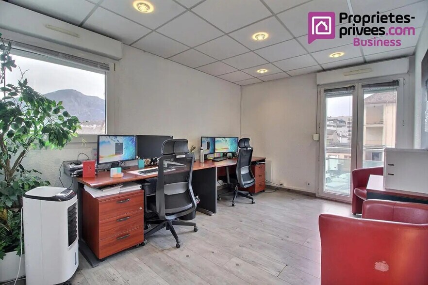 Bureau dans Annecy à vendre - Photo de l’immeuble – Image 1 sur 11