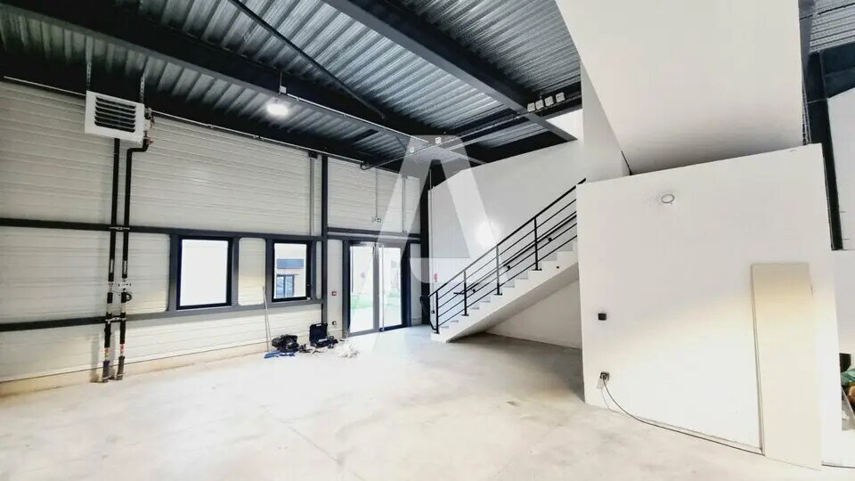 Local d’activités dans Fresnes à louer - Photo de l’immeuble – Image 3 sur 4