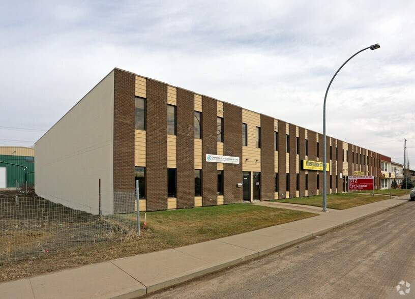 10024-10032 79th Ave NW, Edmonton, AB à louer - Photo de l’immeuble – Image 3 sur 5