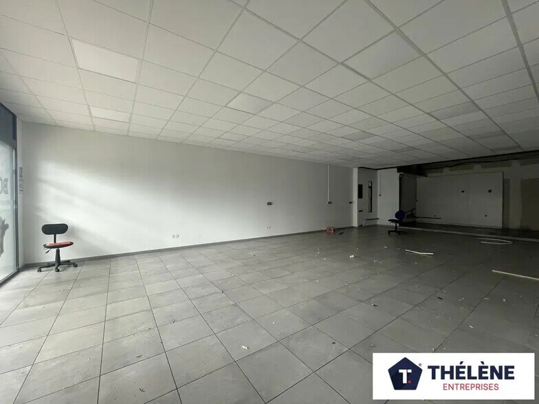 Local commercial dans Le Crès à vendre - Photo intérieure – Image 2 sur 7