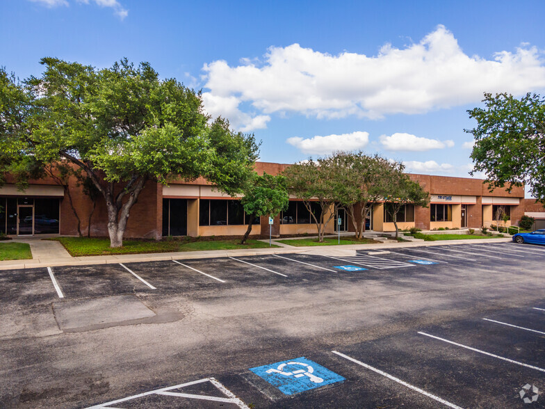 121 Interpark Blvd, San Antonio, TX à louer - Photo de l’immeuble – Image 1 sur 11