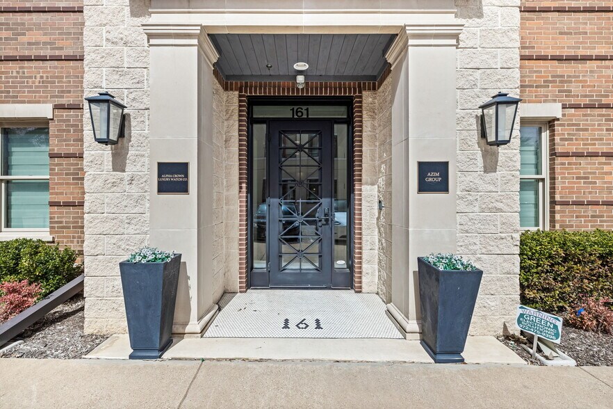 161 Summit Ave, Southlake, TX à louer - Photo de l’immeuble – Image 1 sur 39
