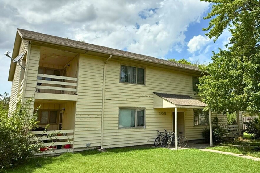 106-112 Cherry Hills ct, Hesston, KS à vendre - Photo de l’immeuble – Image 3 sur 8