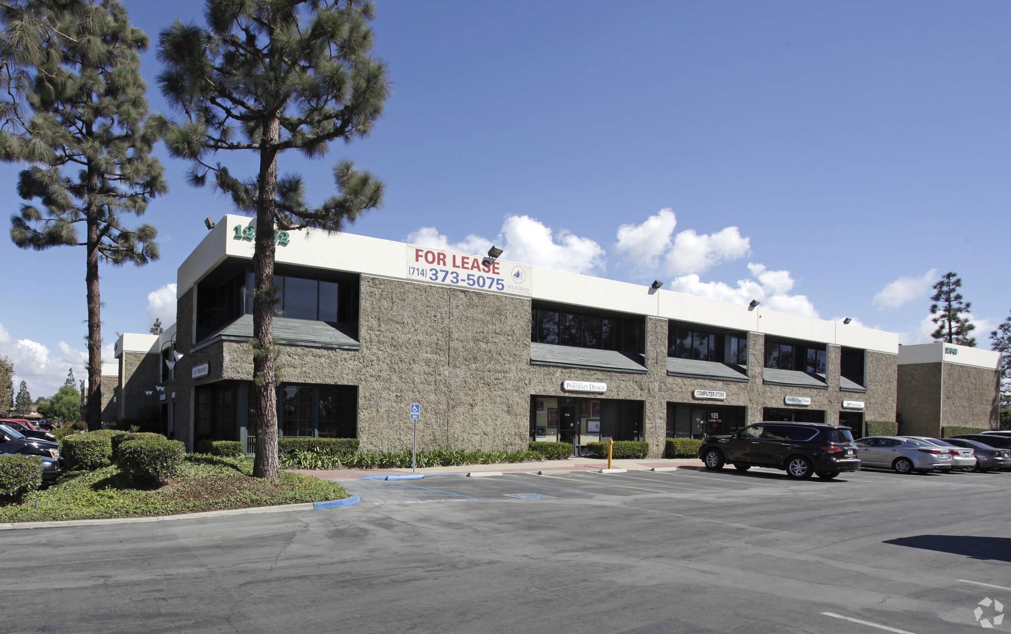 12832 Valley View St, Garden Grove, CA à vendre Photo principale– Image 1 sur 4