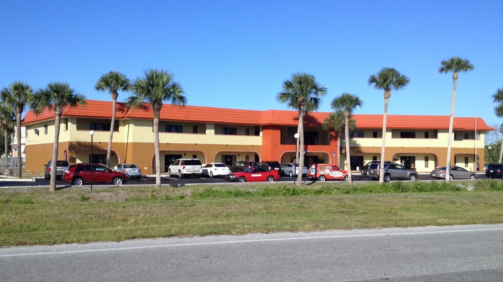 551 S Apollo Blvd, Melbourne, FL à louer - Photo de l’immeuble – Image 2 sur 9