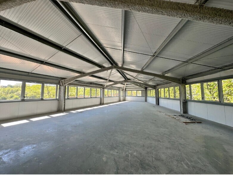 Bureau dans Carbon-Blanc à vendre - Photo de l’immeuble – Image 3 sur 8