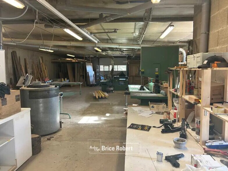 Local d’activités dans Messimy à louer - Photo intérieure – Image 2 sur 14