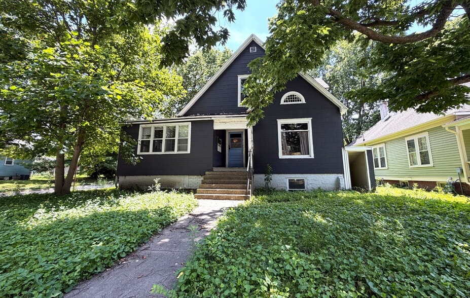 501 W California Ave, Urbana, IL à vendre - Photo principale – Image 1 sur 7